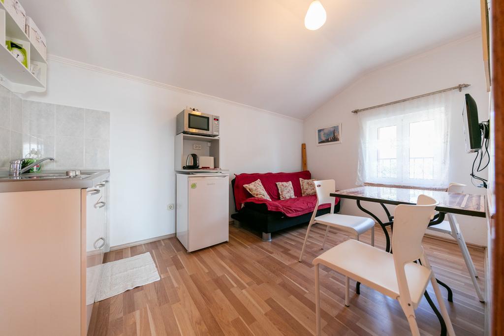 Apartments Kastelani Komiža Exteriér fotografie