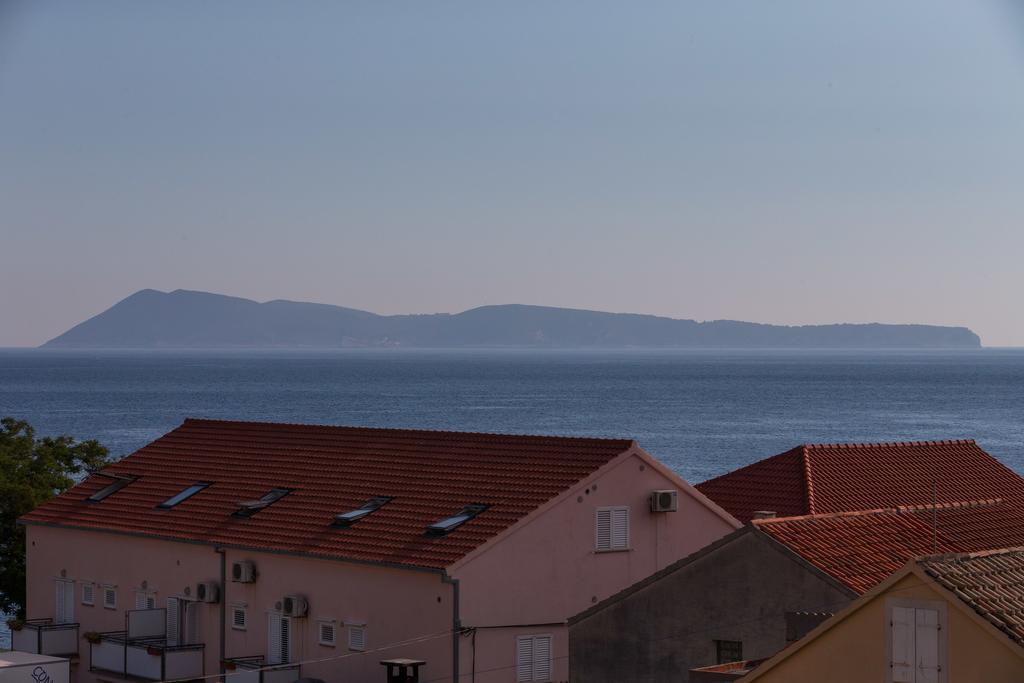 Apartments Kastelani Komiža Exteriér fotografie