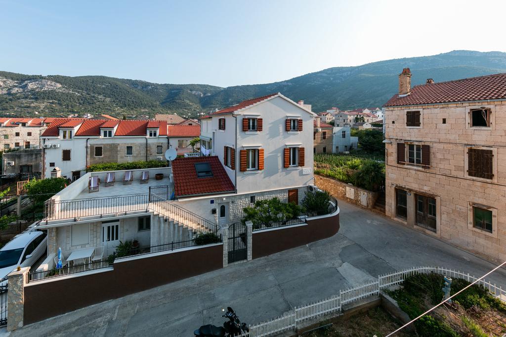 Apartments Kastelani Komiža Exteriér fotografie