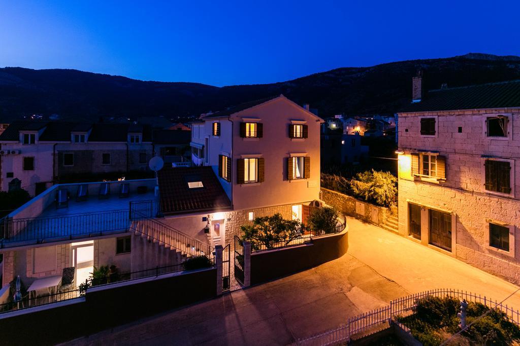 Apartments Kastelani Komiža Exteriér fotografie